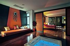 Master Bedroom's private lounge and Jacuzzi